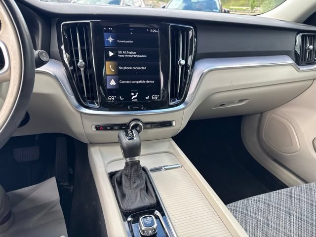 Used 2020 Volvo V60 T5 Cross Country AWD/4WD image 18