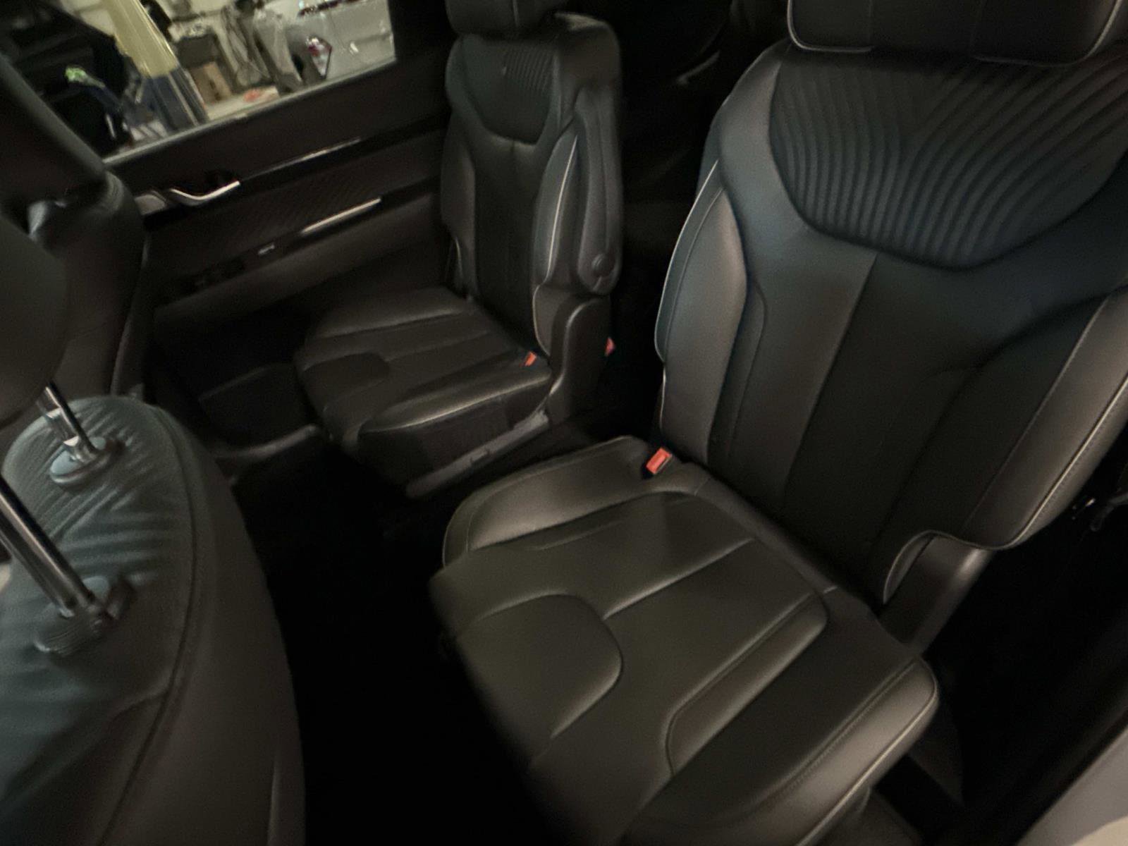 Used 2024 Hyundai Palisade Calligraphy image 13