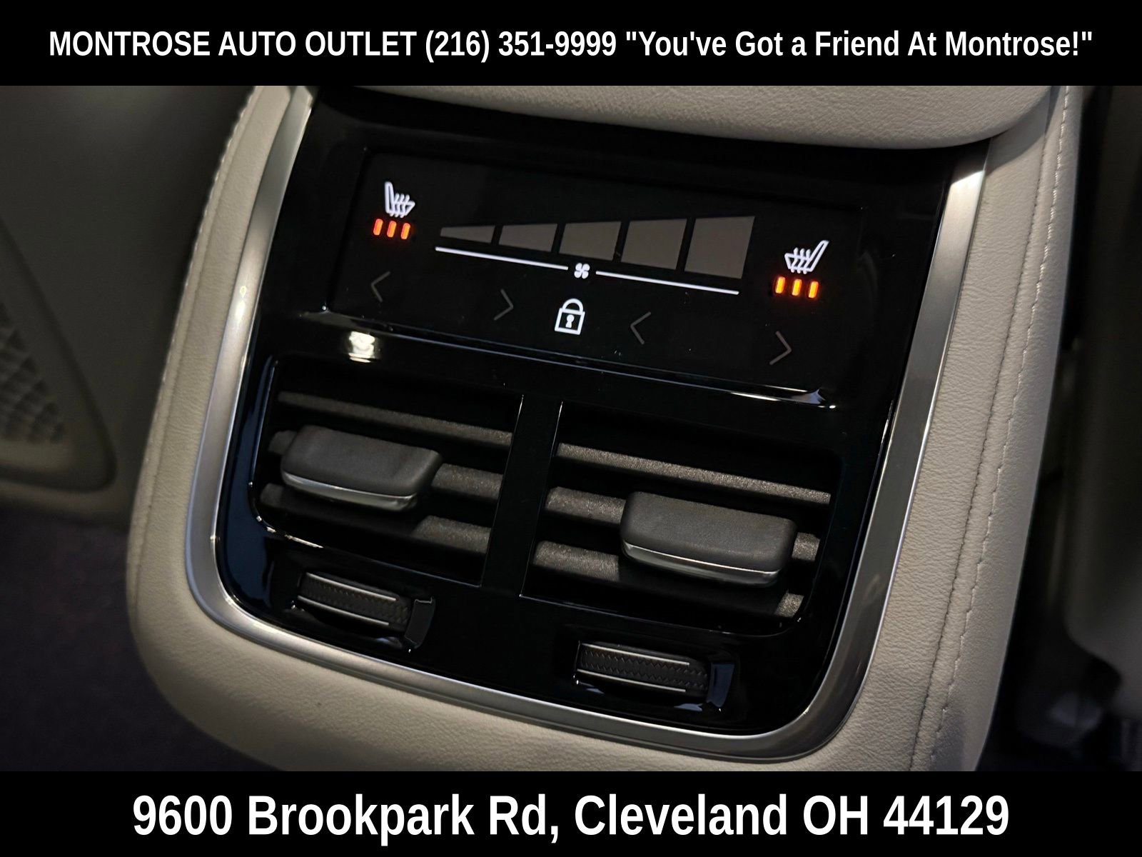 New 2026 Volvo XC90 B6 Ultra w/ Protection Package image 17