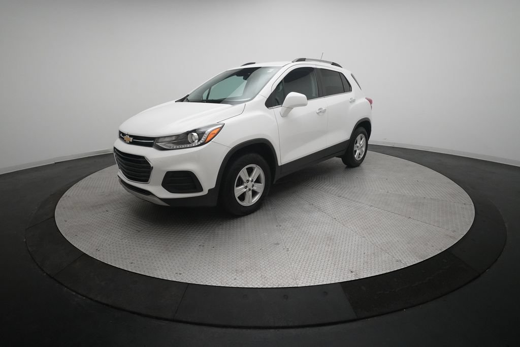 Used 2017 Chevrolet Trax LT w/ LT Convenience Package AWD/4WD image 1