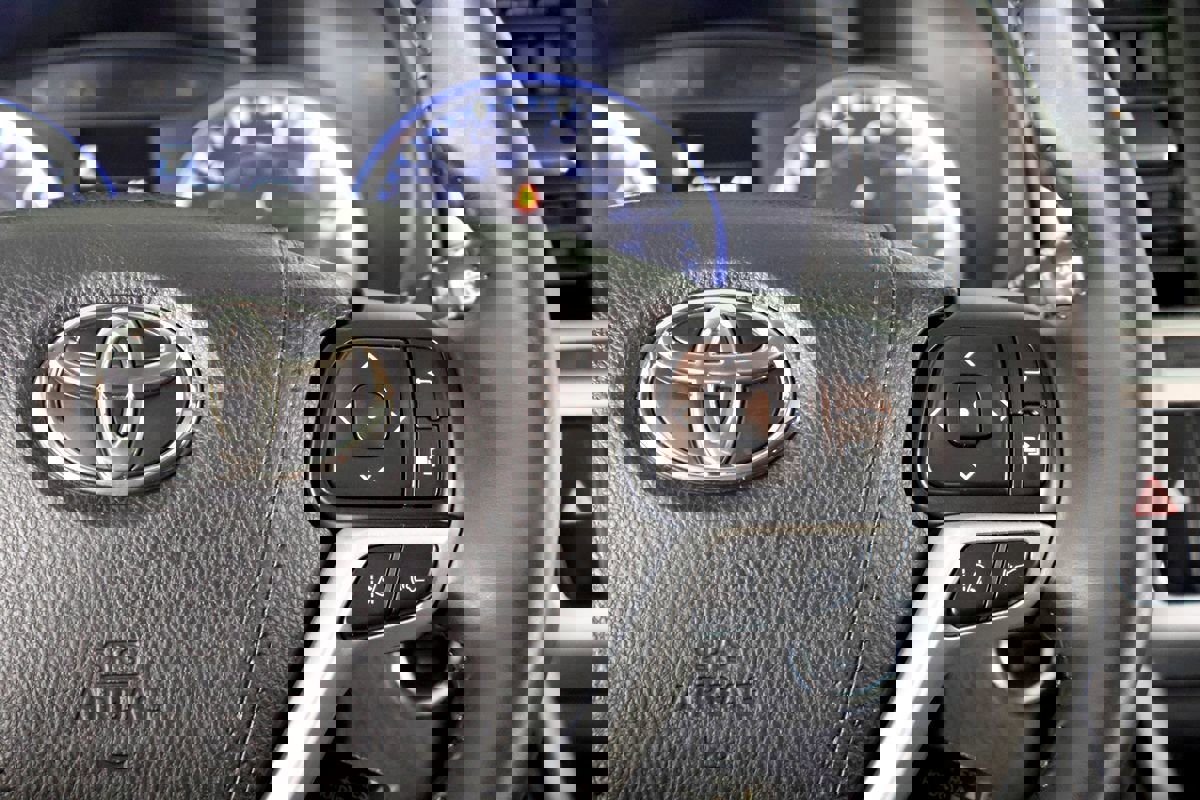 Used 2018 Toyota Highlander SE image 16