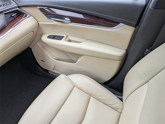 Used 2017 Cadillac XT5 Luxury w/ Driver Awareness Package image 18