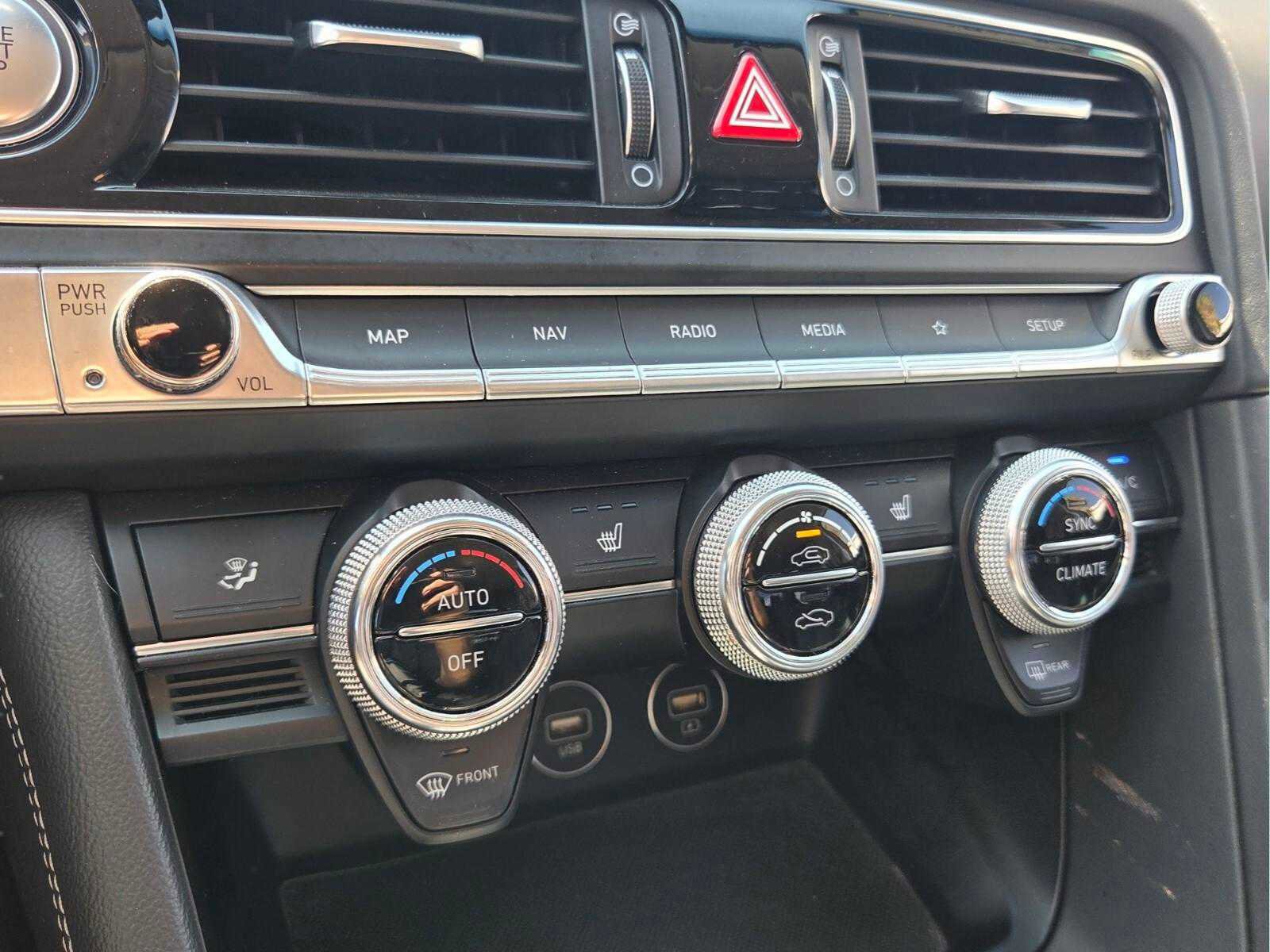 Used 2023 Genesis G70 2.0T RWD image 25