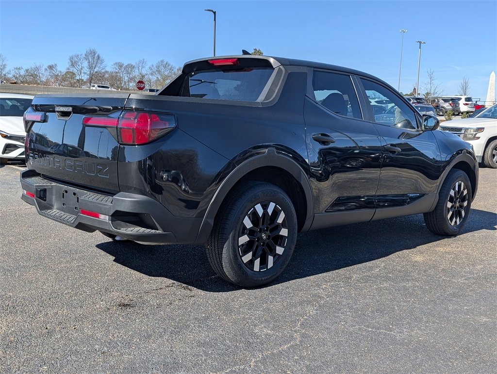 Certified 2025 Hyundai Santa Cruz SE image 4