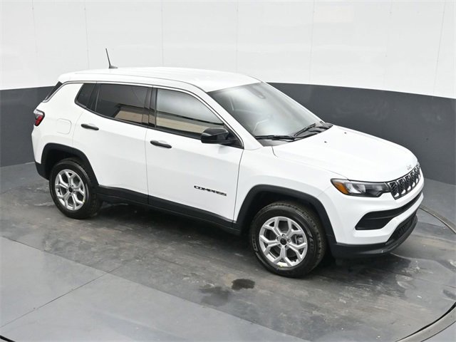 Used 2025 Jeep Compass Sport image 31