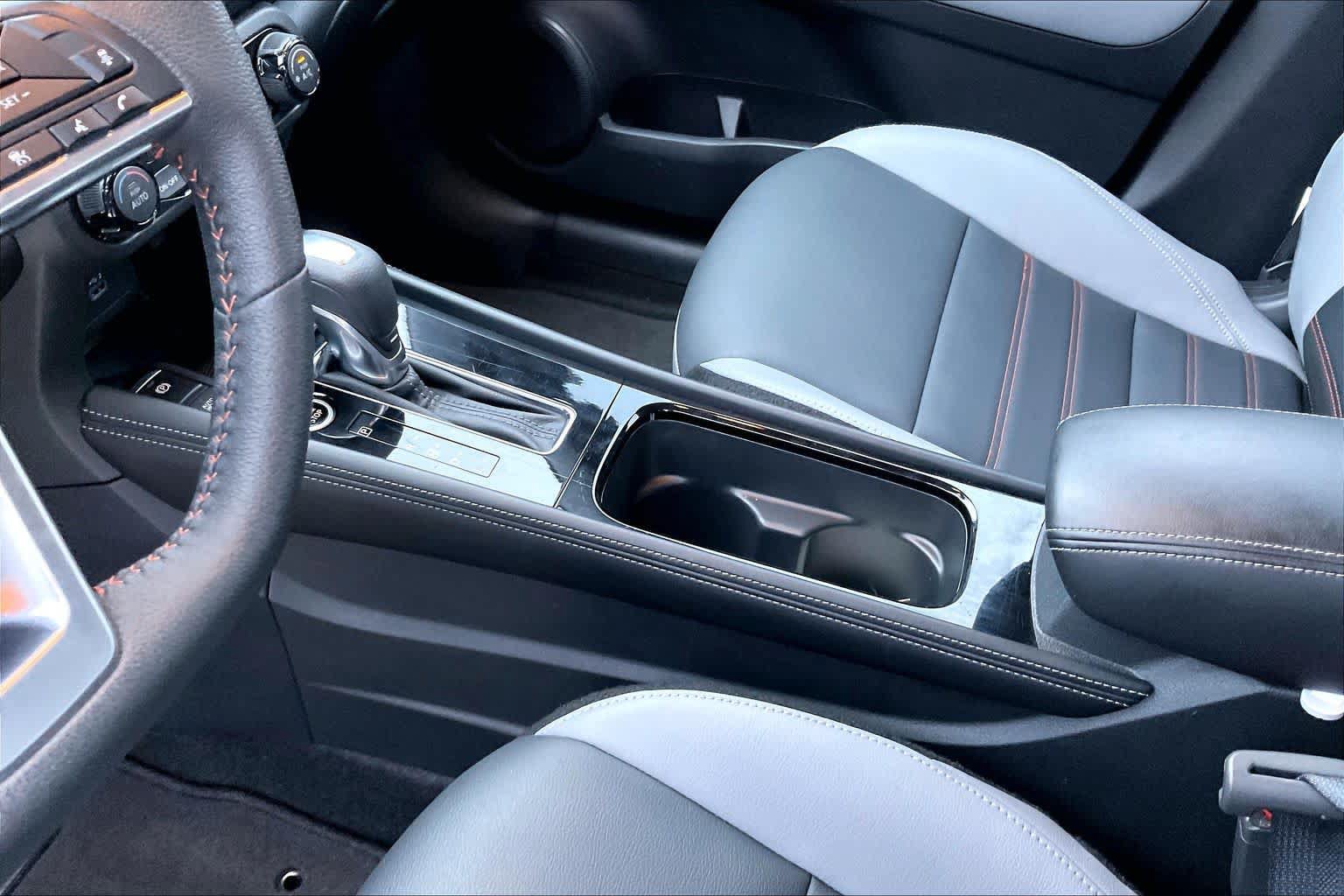 Used 2024 Nissan Kicks SR w/ SR Premium Package FWD image 16
