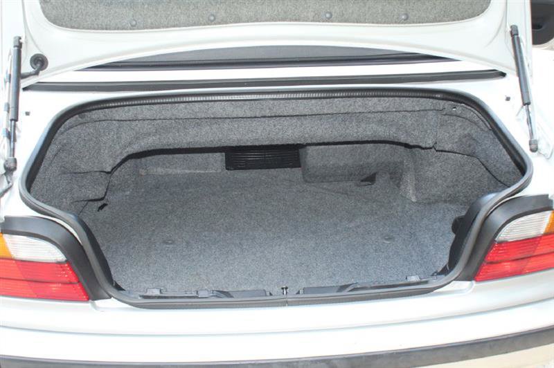 Used 1999 BMW 323i Convertible image 18