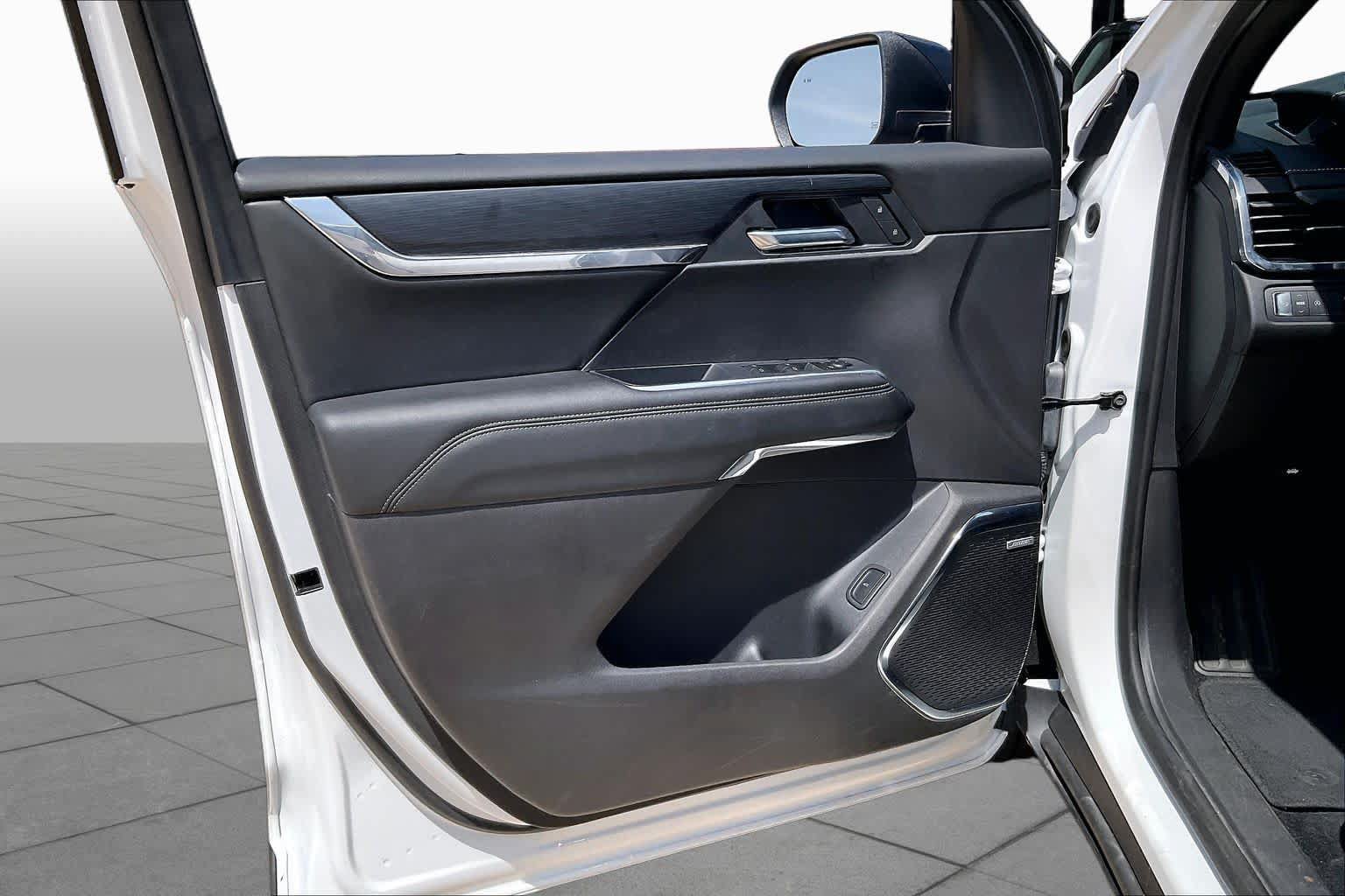 Certified 2025 GMC Acadia Elevation FWD image 21