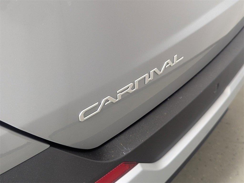 New 2025 Kia Carnival EX image 8