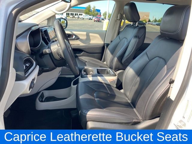 Used 2024 Chrysler Pacifica Touring-L image 15