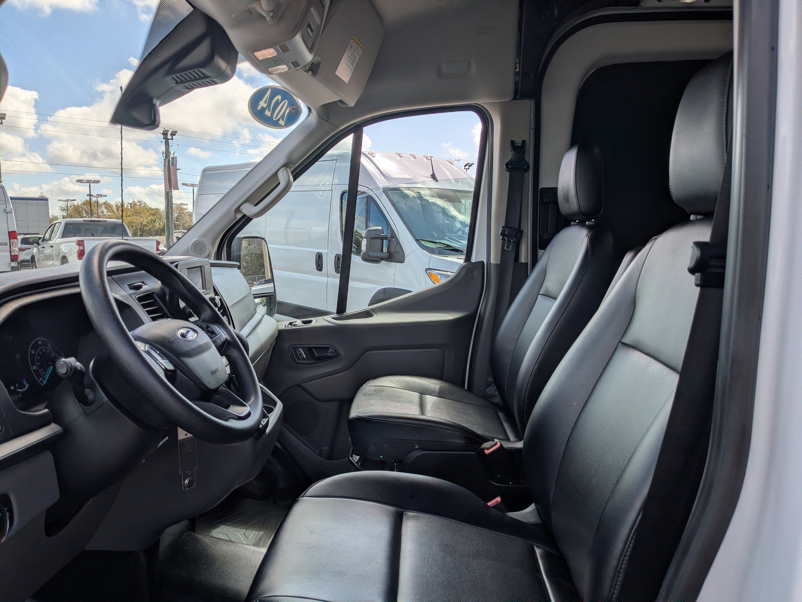 Used 2024 Ford Transit 250 Medium Roof w/ Load Area Protection Package image 18