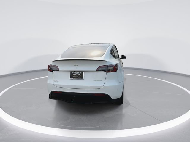 Used 2022 Tesla Model Y Long Range image 7