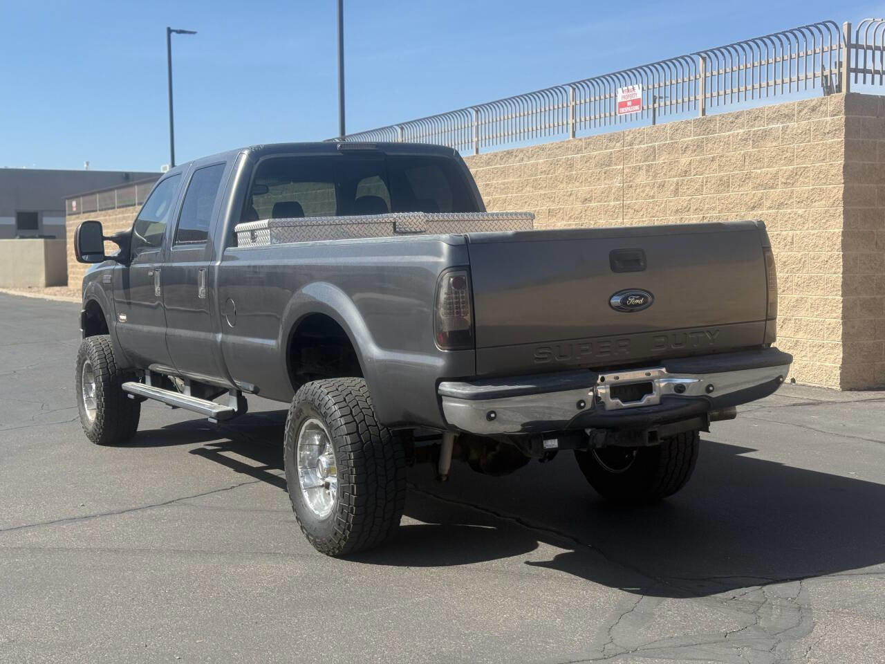 Used 2005 Ford F350 Lariat image 8