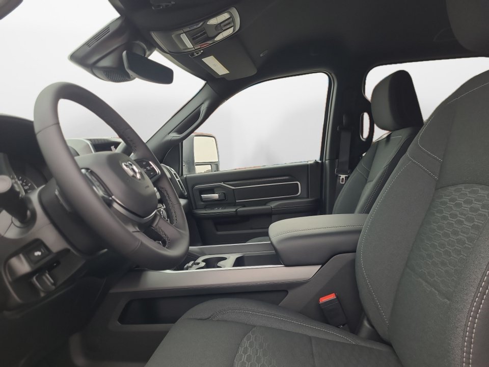 New 2026 RAM 2500 Big Horn AWD/4WD image 9