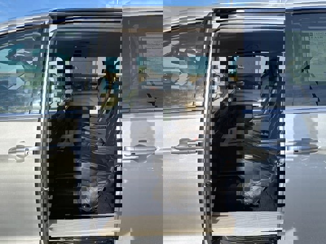 Used 2024 Chrysler Pacifica Touring-L image 19