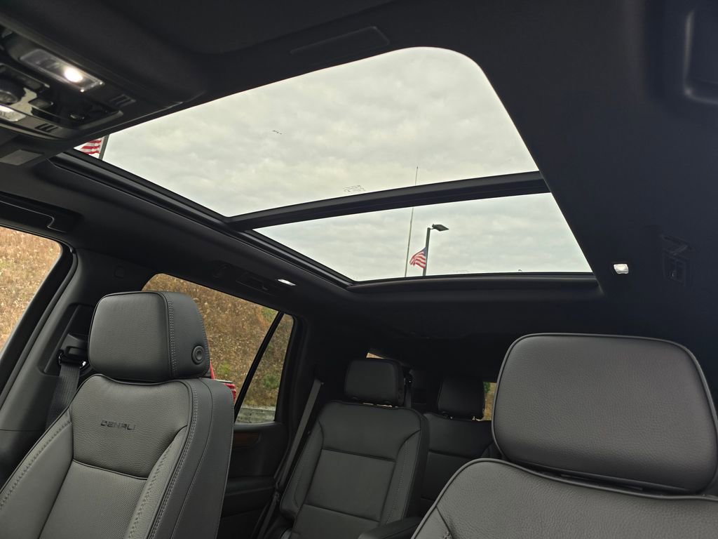 New 2026 GMC Yukon Denali w/ Sun & Power Step Package image 12