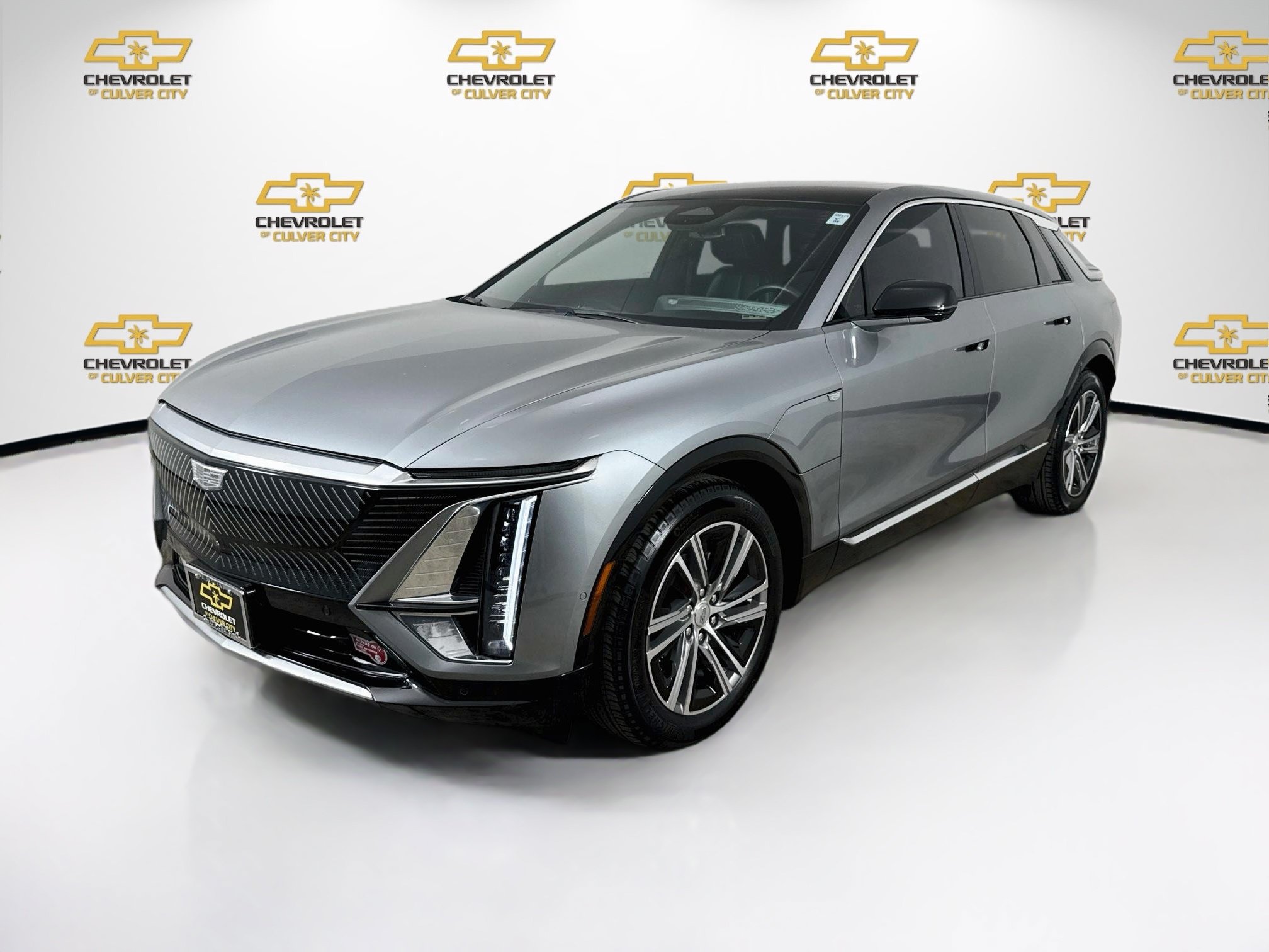 Used 2024 Cadillac Lyriq Luxury RWD image 3