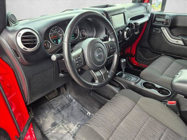 Used 2012 Jeep Wrangler Sahara w/ Dual Top Group AWD/4WD image 10
