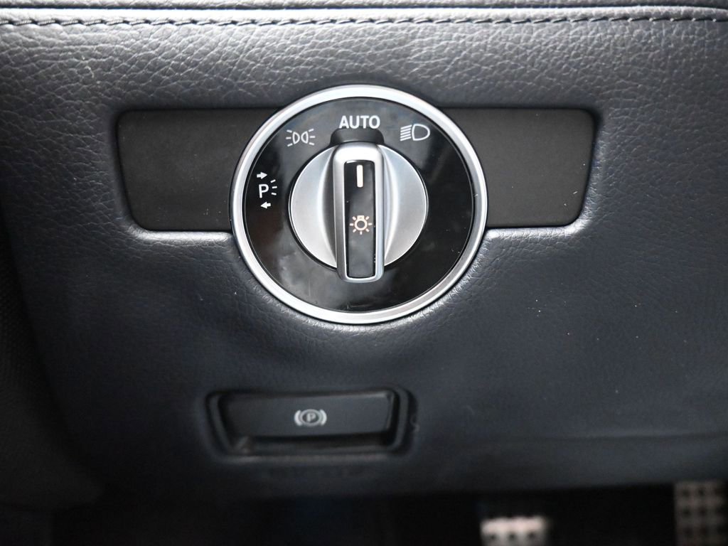 Used 2018 Mercedes-Benz SL 450 image 29