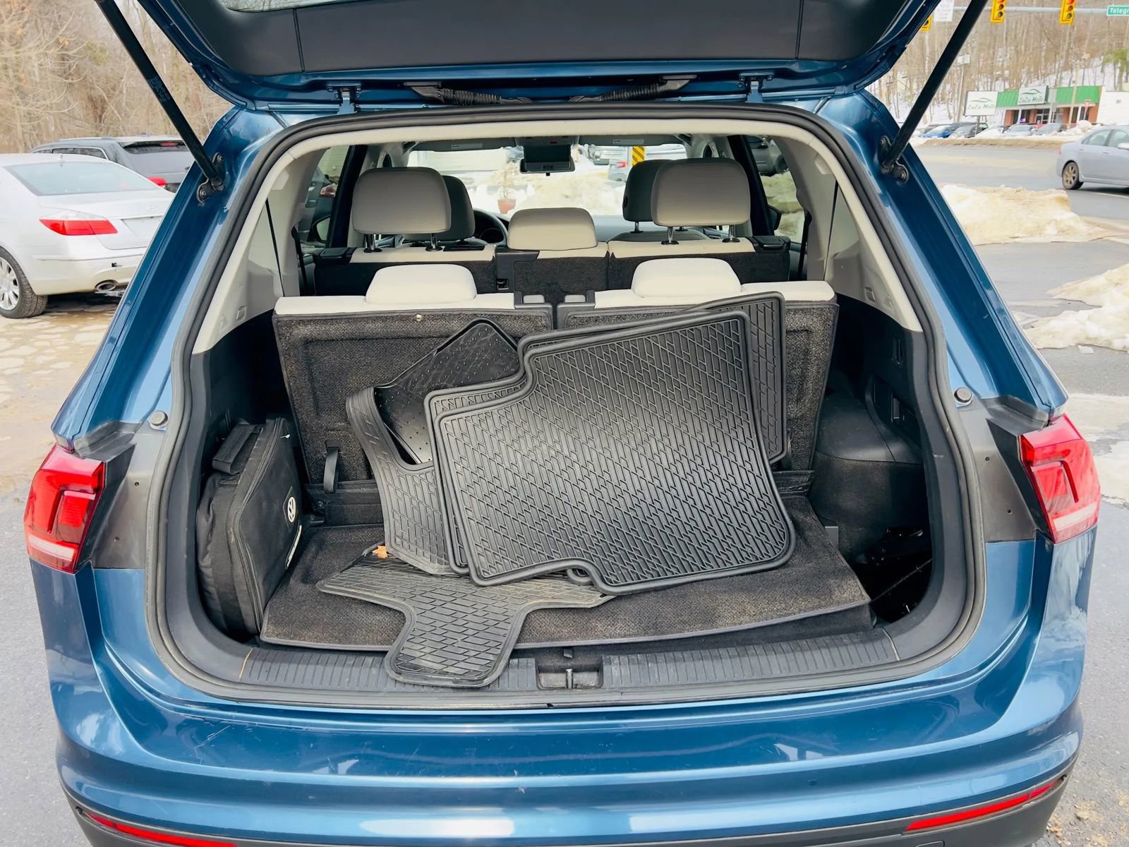 Used 2020 Volkswagen Tiguan S w/ 3rd Row Seat Package image 10