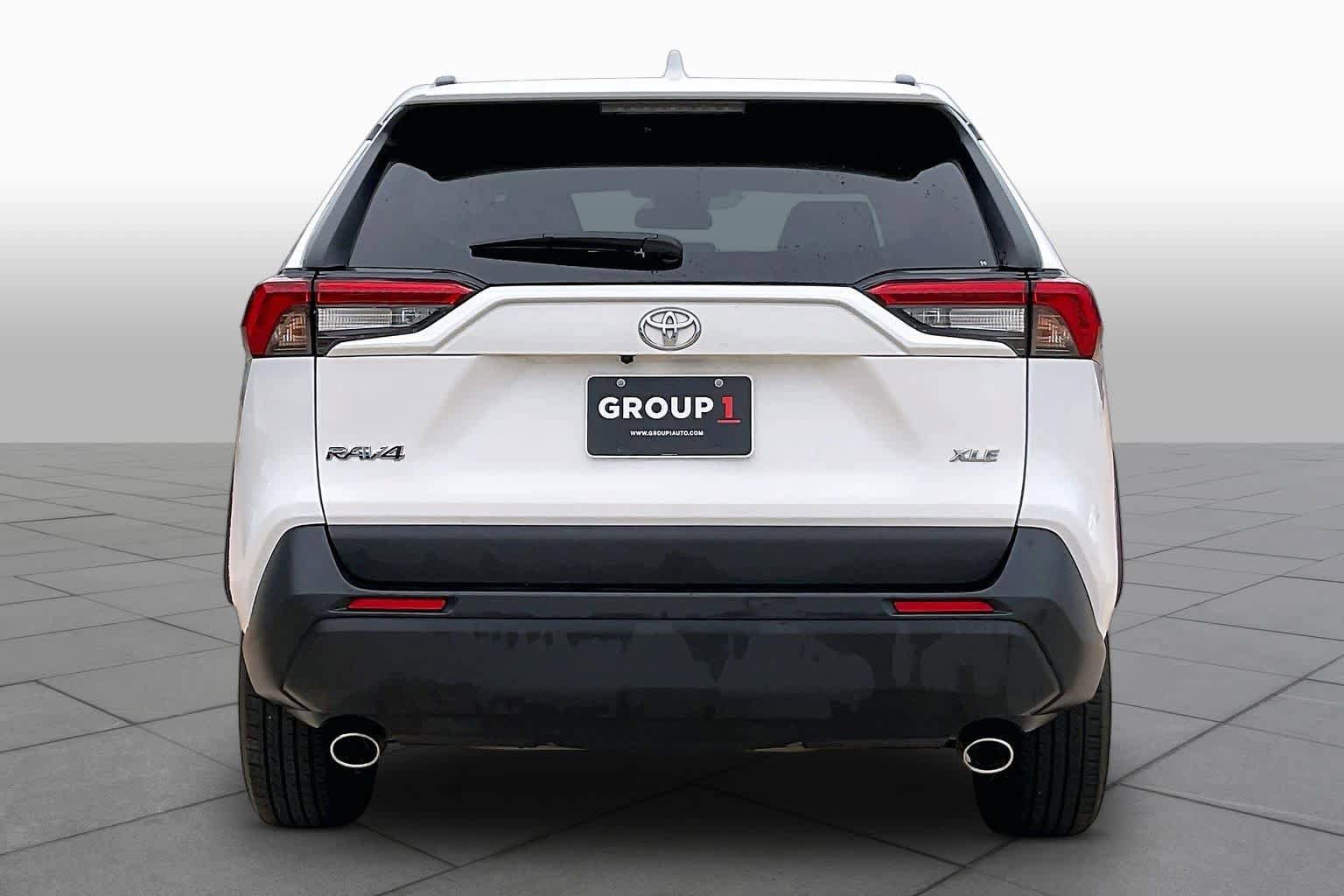 Used 2024 Toyota RAV4 XLE FWD image 5
