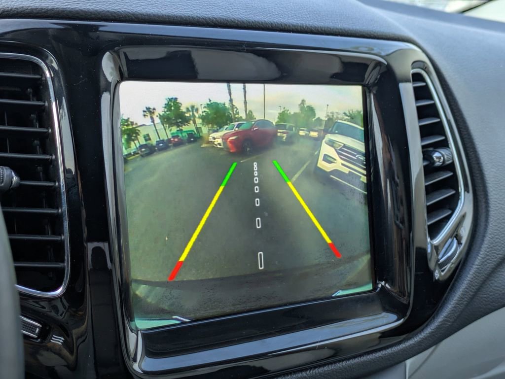 Used 2018 Jeep Compass Limited w/ Navigation Group image 22