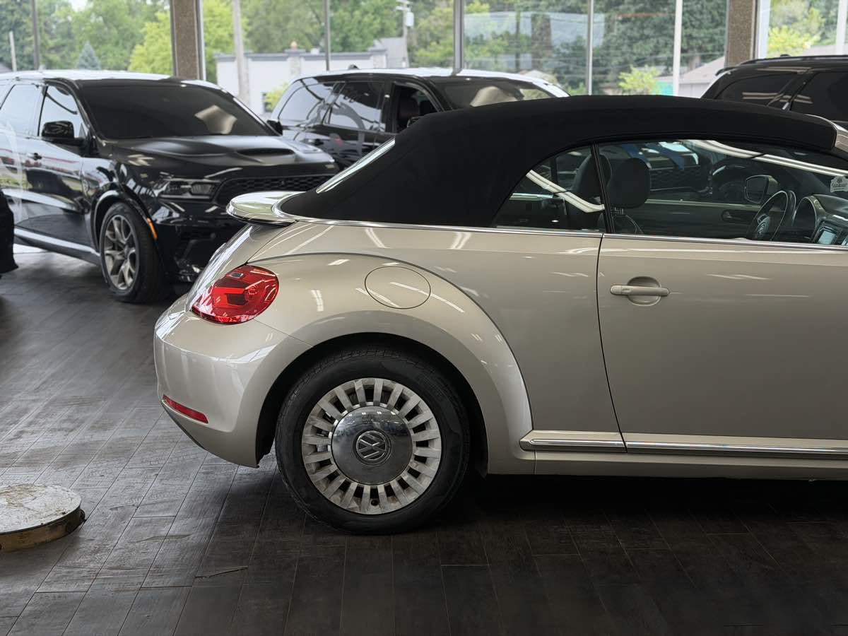 Used 2013 Volkswagen Beetle 2.5 FWD image 7
