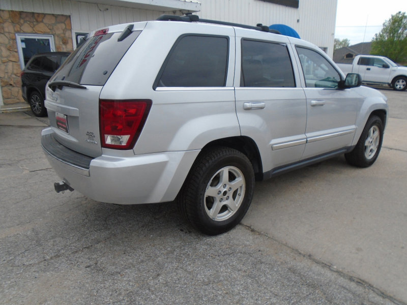Used 2005 Jeep Grand Cherokee Limited AWD/4WD image 2