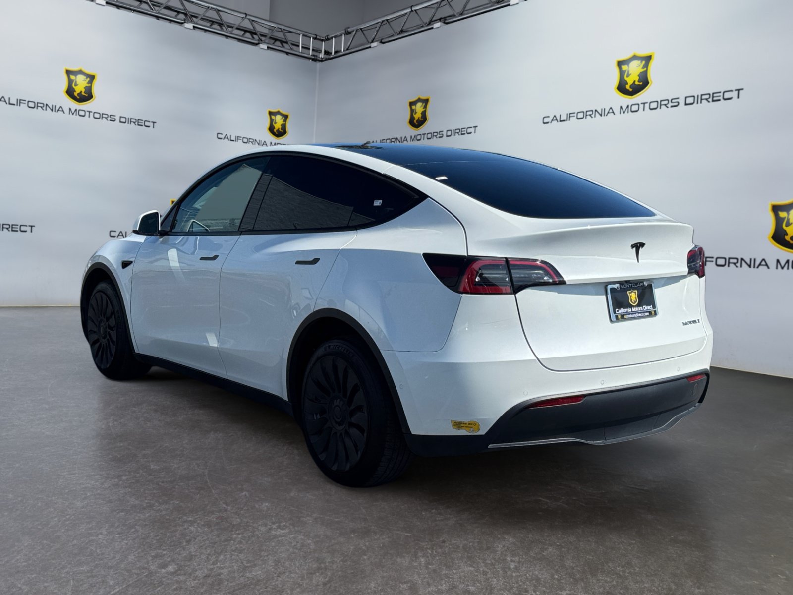 Used 2022 Tesla Model Y Long Range AWD/4WD image 3