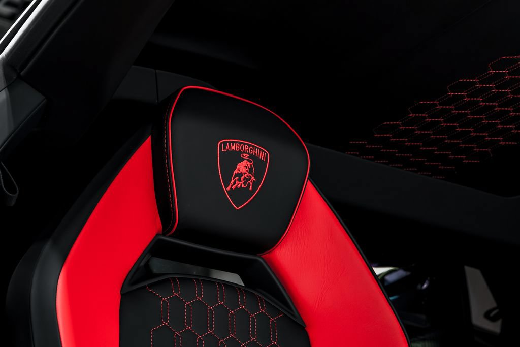 Used 2024 Lamborghini Revuelto AWD/4WD image 34