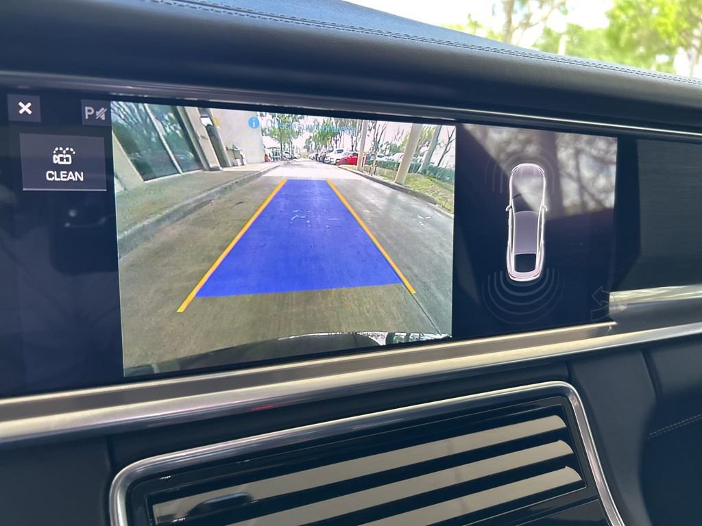 Used 2019 Porsche Panamera GTS image 9