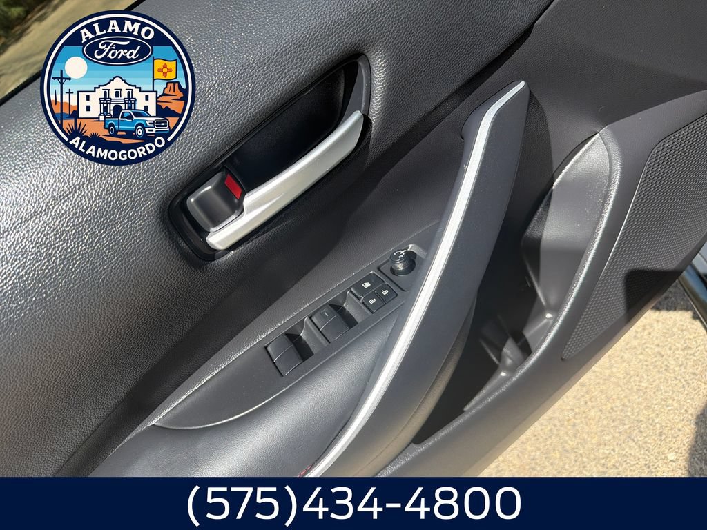 Used 2025 Toyota Corolla SE FWD image 11