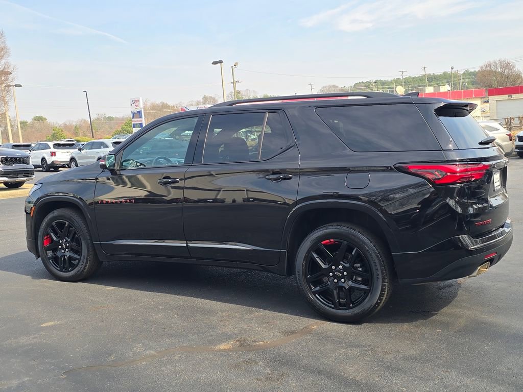Used 2023 Chevrolet Traverse Premier w/ Redline Edition image 5