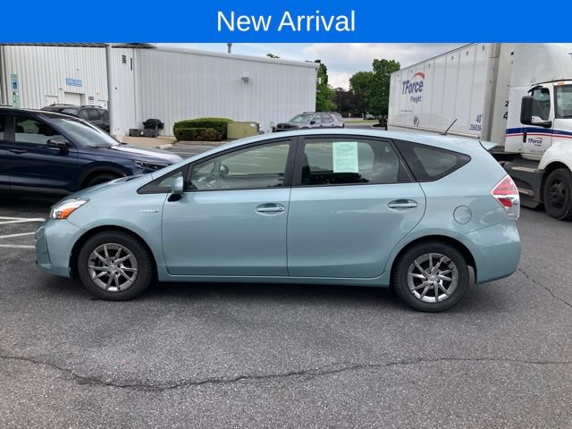 Used 2017 Toyota Prius V Two w/ Carpet Mat Package FWD image 6