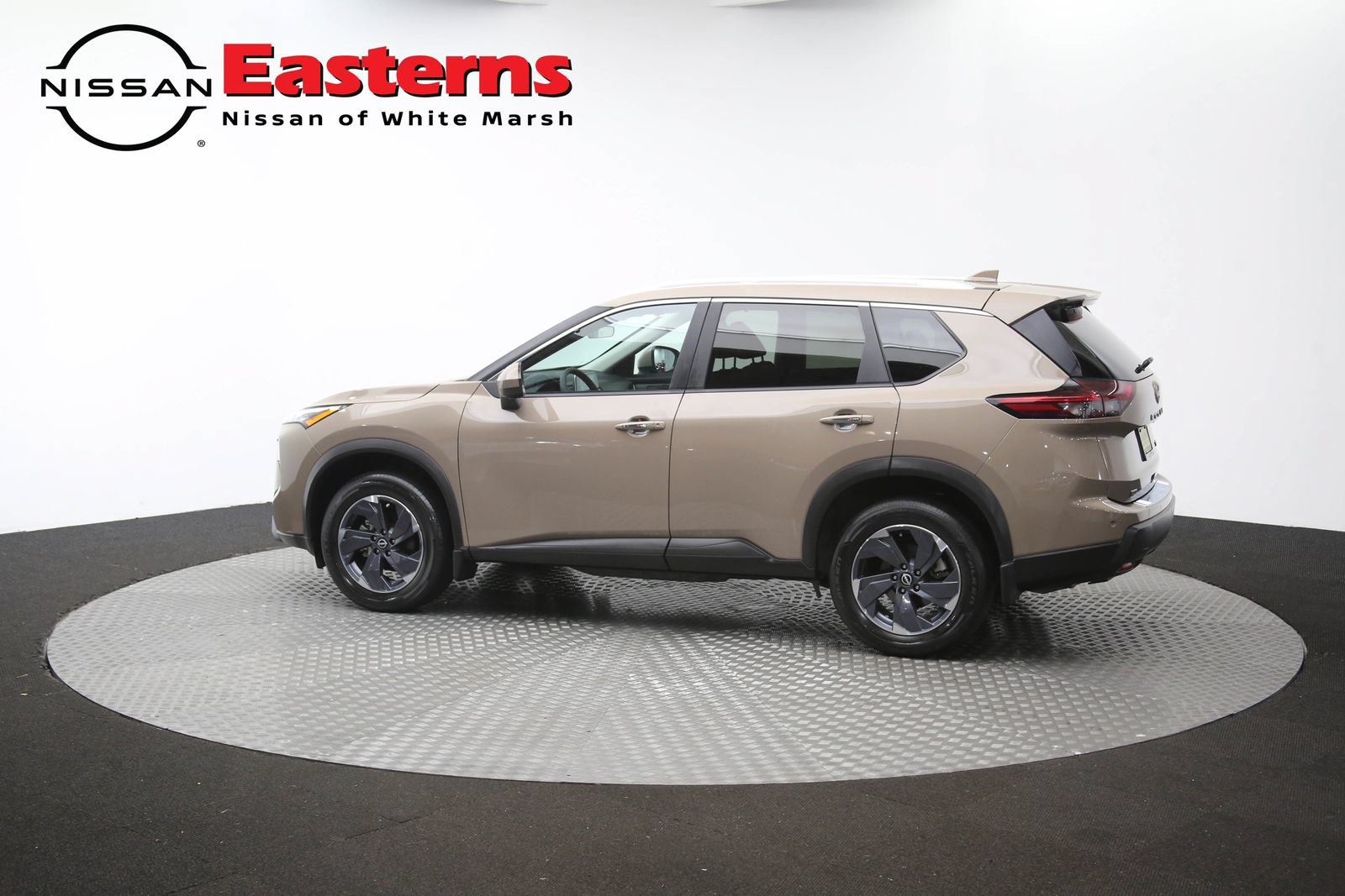 Used 2024 Nissan Rogue SV w/ SV Premium Package FWD image 61