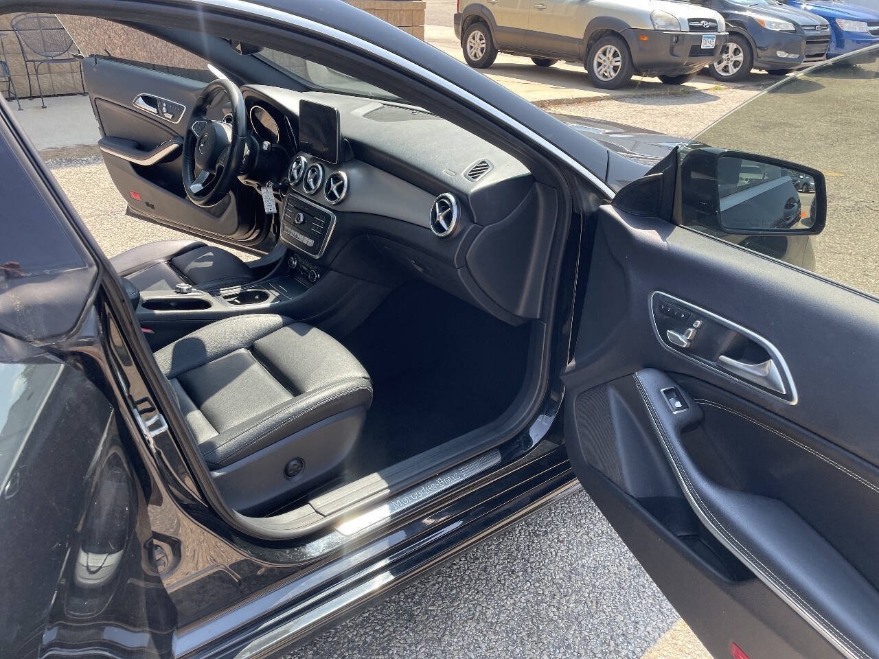 Used 2017 Mercedes-Benz CLA 250 4MATIC image 31