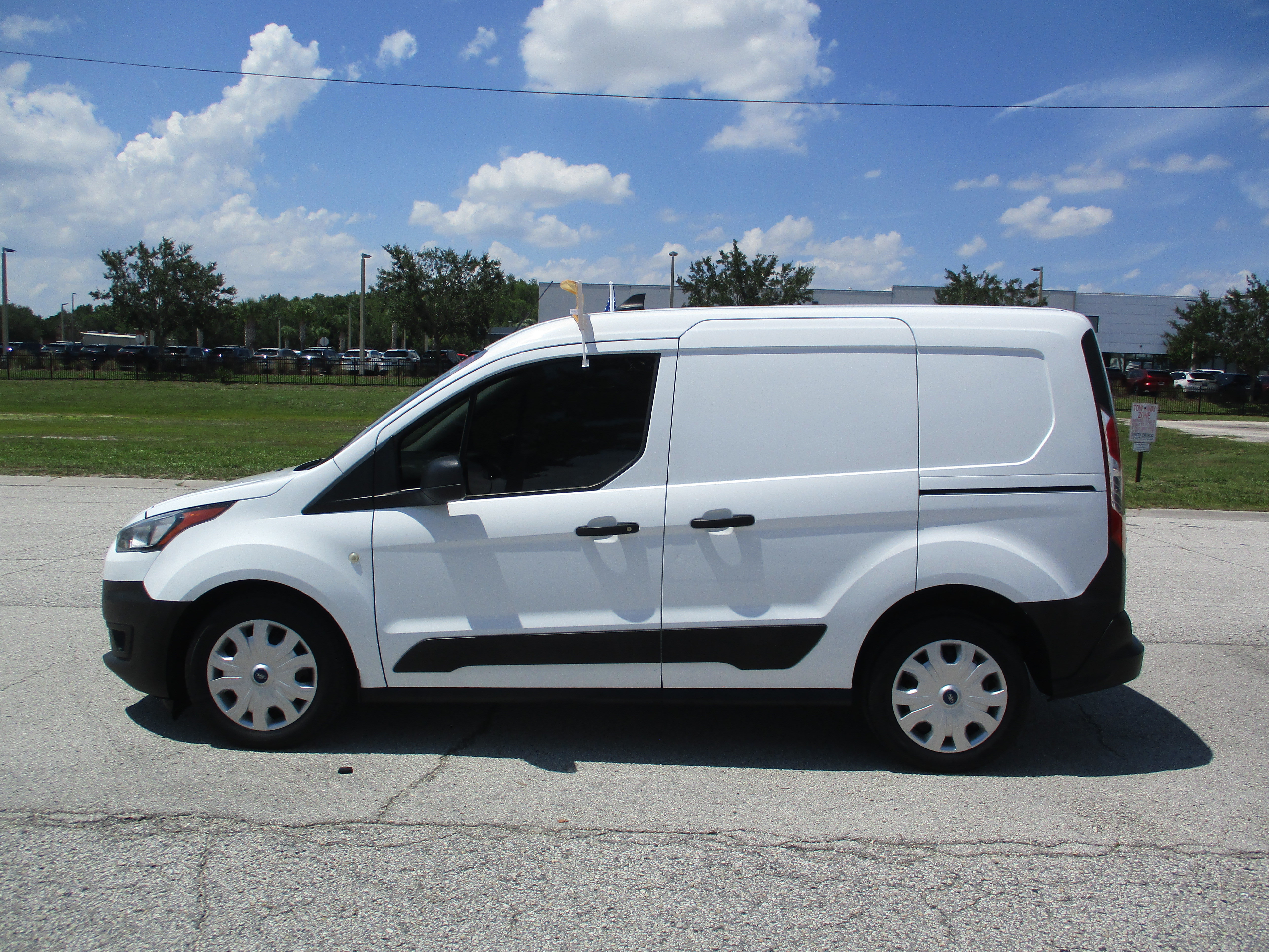 Certified 2023 Ford Transit Connect XL FWD image 4