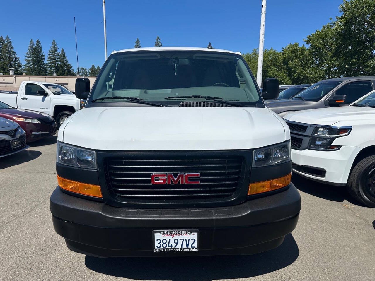 Used 2019 GMC Savana 3500 Extended w/ Driver Convenience Package RWD image 2