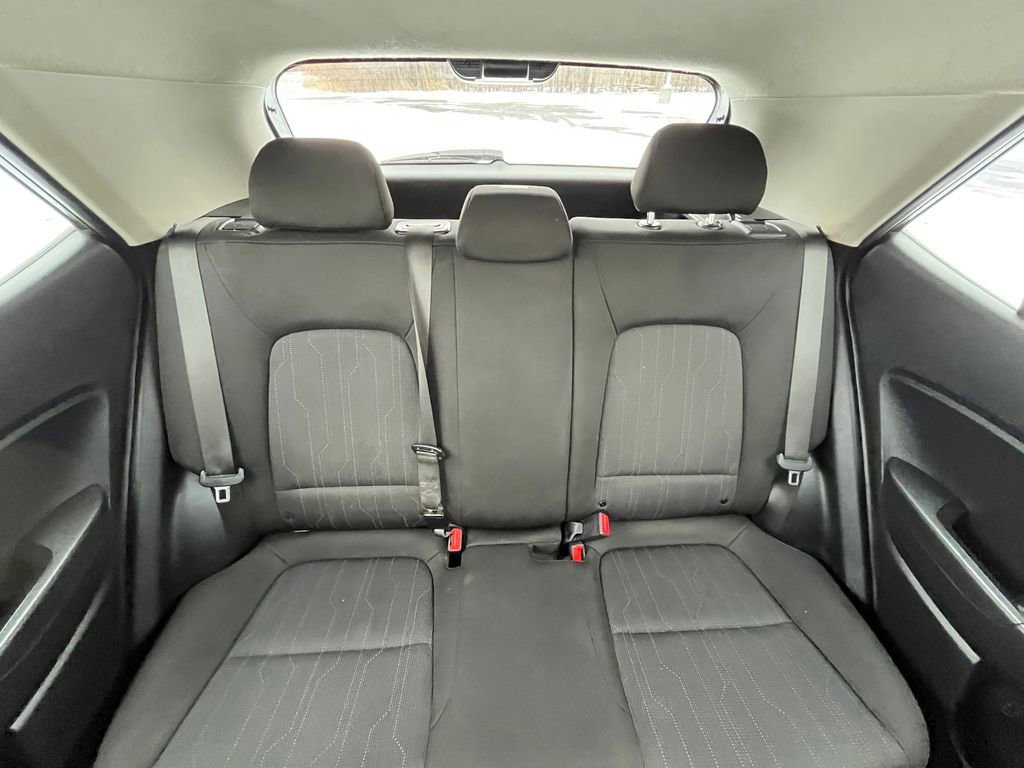Used 2023 Hyundai Venue SE w/ Cargo Package FWD image 18