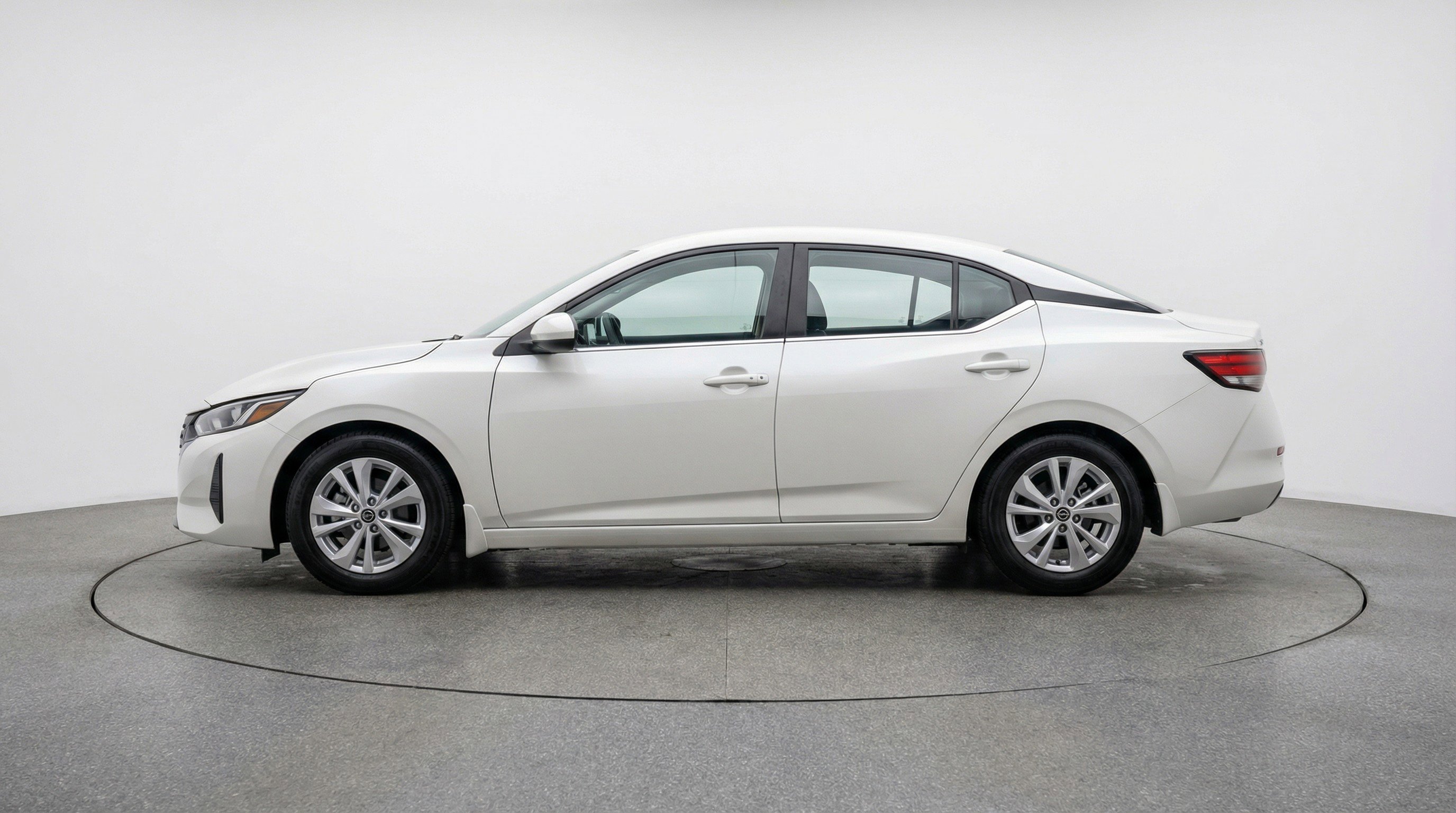 Used 2025 Nissan Sentra S FWD image 5