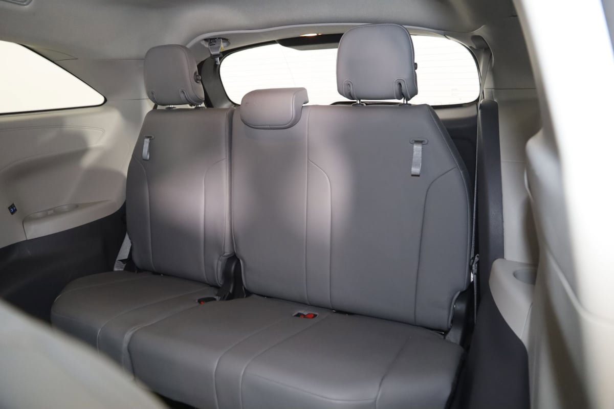 Used 2021 Toyota Sienna XLE FWD image 49