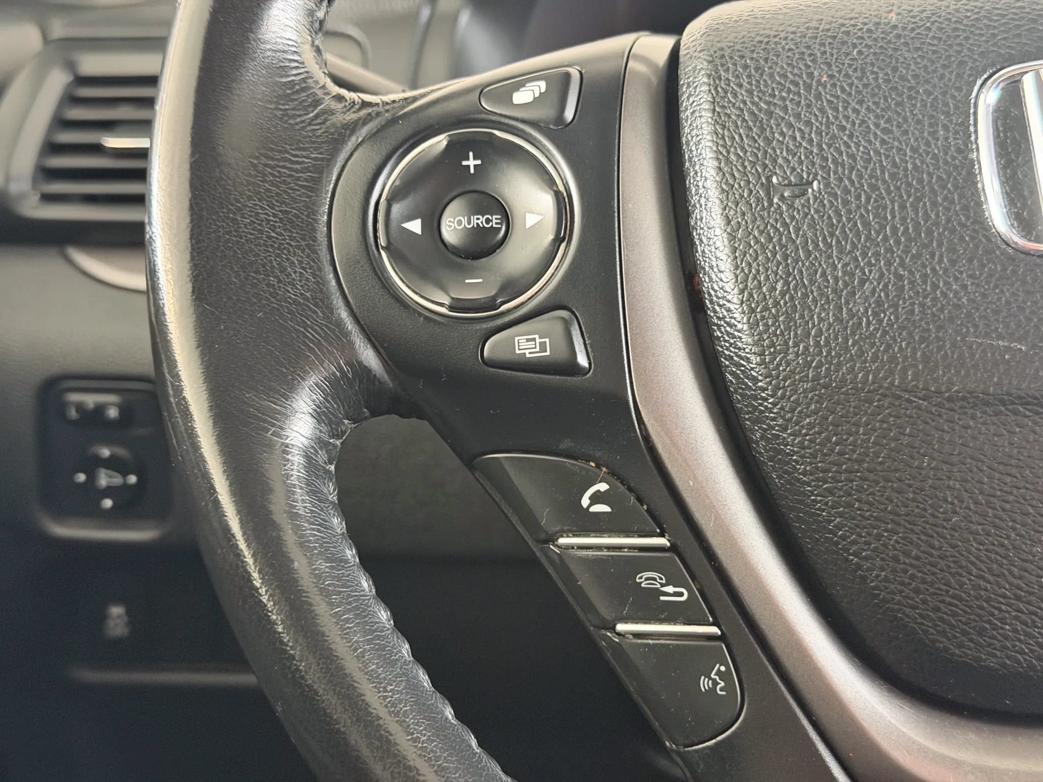 Used 2018 Honda Pilot EX-L image 34