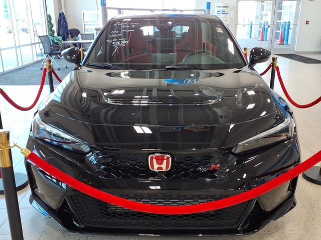 Used 2024 Honda Civic Type R image 2