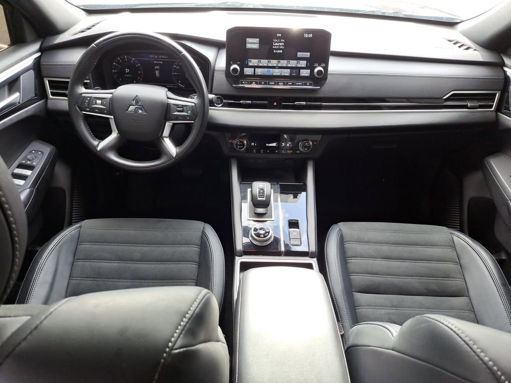 Used 2024 Mitsubishi Outlander SE image 15