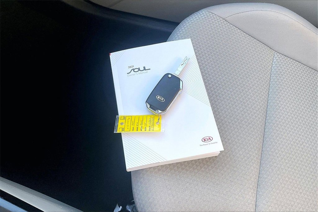 Certified 2021 Kia Soul LX image 10