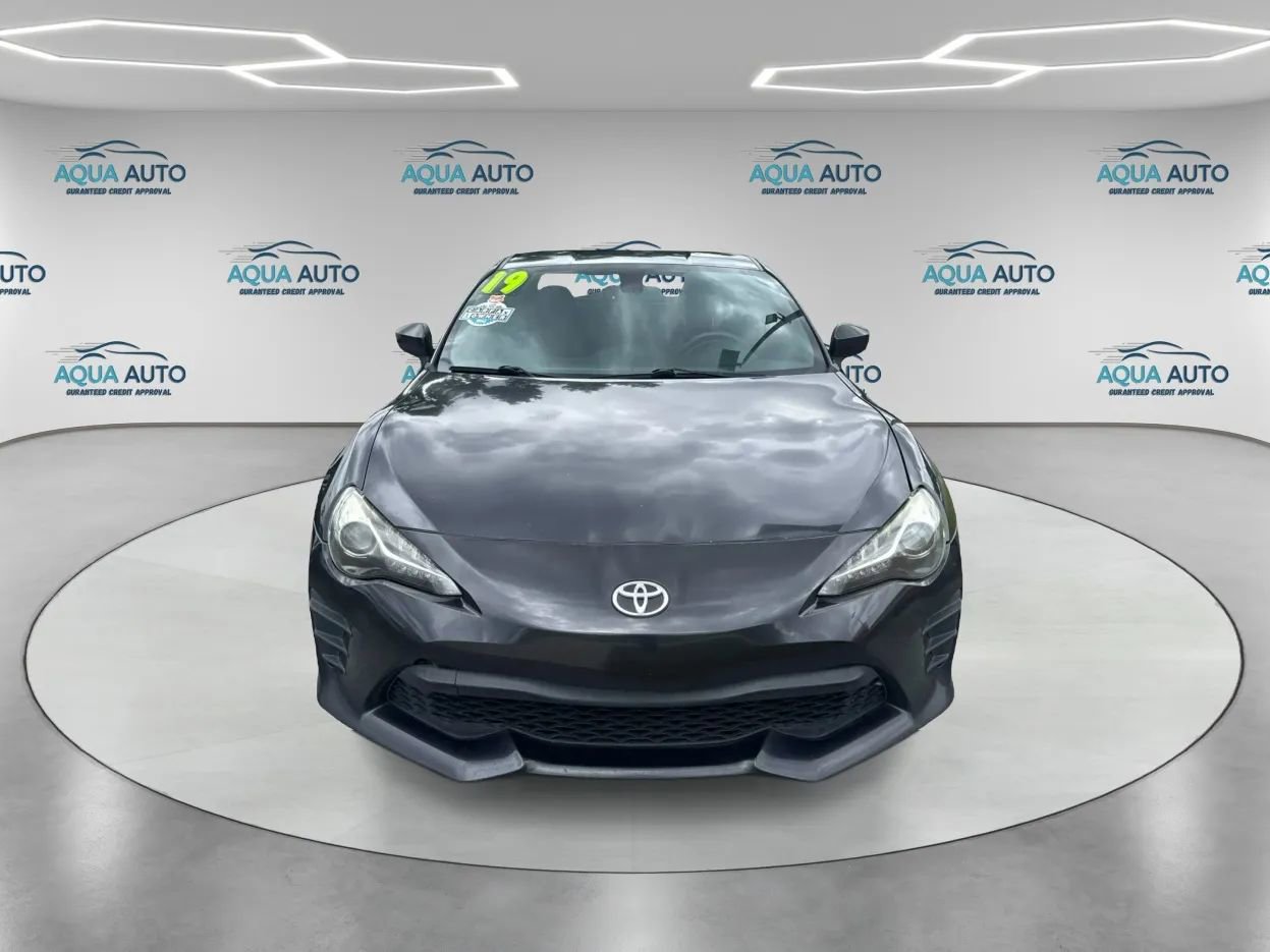 Used 2019 Toyota 86 RWD image 2