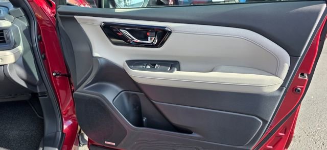 Used 2025 Subaru Forester Limited image 15