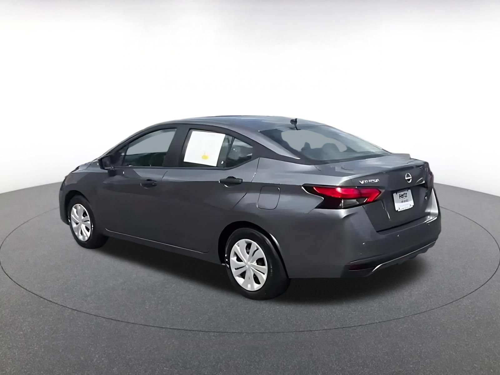 Used 2024 Nissan Versa S FWD image 11