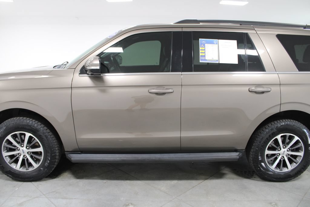Used 2019 Ford Expedition XLT w/ Equipment Group 201A AWD/4WD image 6