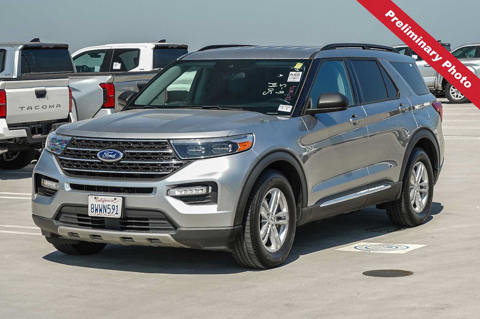 Used 2021 Ford Explorer XLT w/ Equipment Group 202A RWD image 1